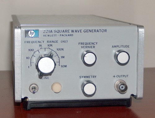 Square Wave Generator, HEWLETT-PACKARD, Model 221A