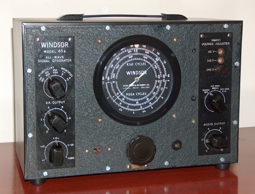 All Wave Signal Generator, WINDSOR, Model 65B