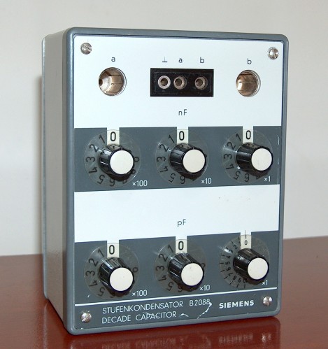 Decade Capacitor, SIEMENS, Model B2088