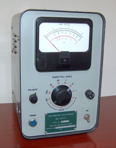 Electronic Voltmeter , BOONTON, Model ME-247/U